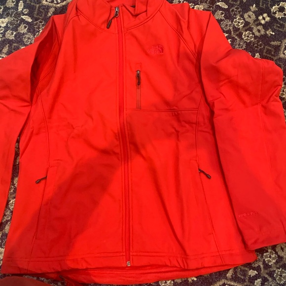 Like new women the north face red jacket - Picture 7 of 7